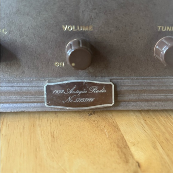 Windsor Vintage Style  original Radio - Brown and Gold - Picture 3 of 8